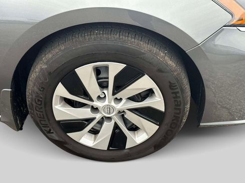 Used 2025 Nissan Altima 2.5 S image 8