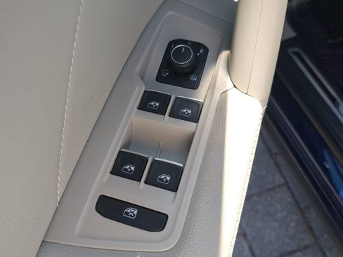 Certified 2023 Volkswagen Tiguan SEL R-Line AWD/4WD image 19