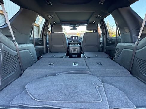 Used 2021 GMC Yukon SLT w/ SLT Premium Package image 27