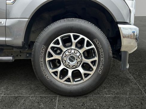 Used 2021 Ford F250 Lariat w/ FX4 Off-Road Package image 9