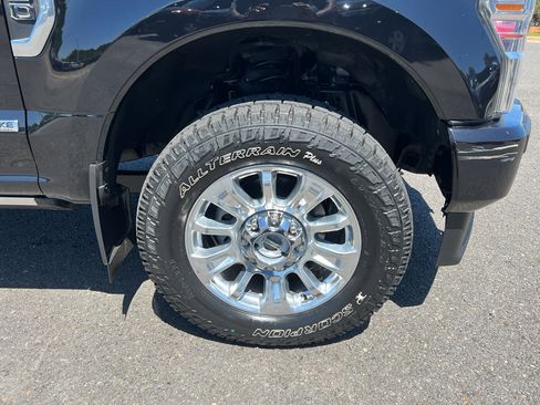 Used 2021 Ford F350 Limited image 9