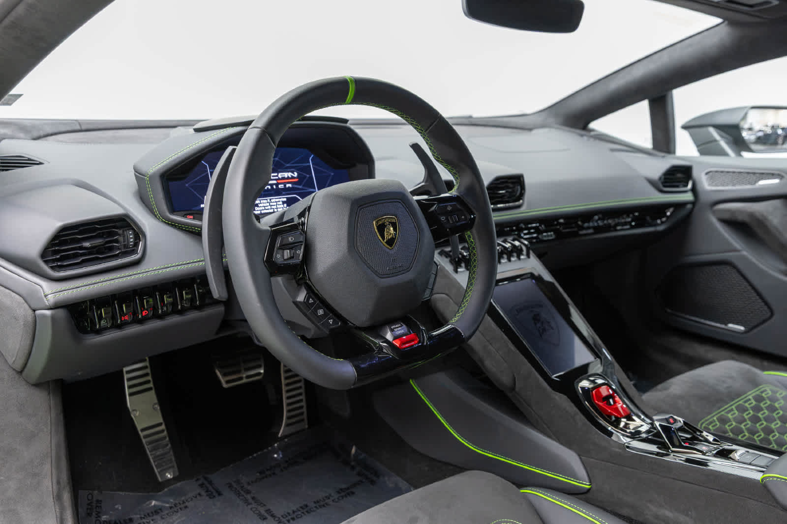 Used 2023 Lamborghini Huracan Tecnica RWD image 2