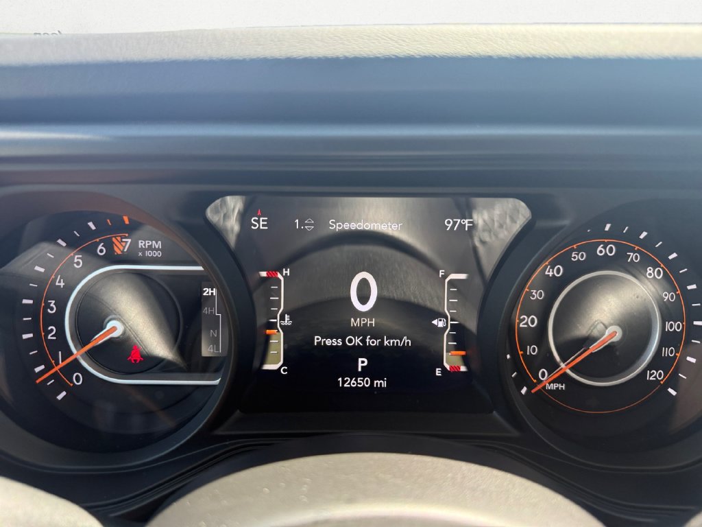 Used 2025 Jeep Gladiator Mojave AWD/4WD image 20