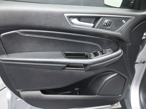 Certified 2020 Ford Edge Titanium image 21