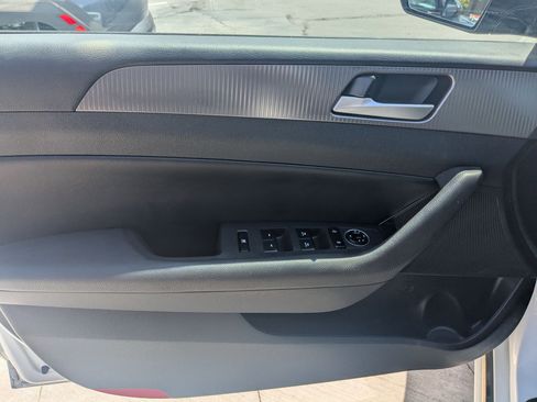 Used 2018 Hyundai Sonata Sport w/ Tech Package 05 FWD image 13