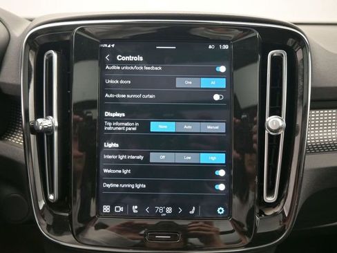 Used 2021 Volvo XC40 P8 Recharge w/ Advanced Package image 17