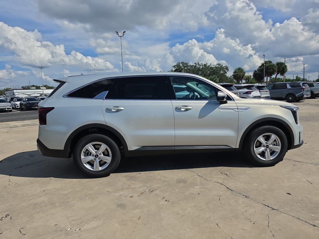 New 2026 Kia Sorento LX FWD image 9