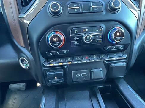 Certified 2021 Chevrolet Silverado 1500 High Country w/ Technology Package image 29