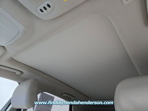 Used 2019 Ford Edge Titanium image 9