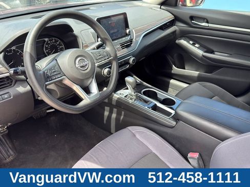 Used 2023 Nissan Altima 2.5 SV FWD image 8
