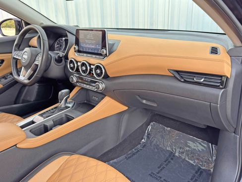 Used 2022 Nissan Sentra SV w/ SV Premium Package image 14