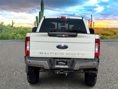 Used 2017 Ford F250 Lariat w/ Chrome Package image 5