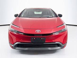 Used 2024 Toyota Prius LE video 3