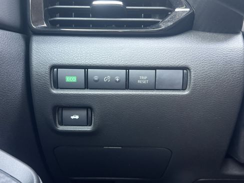 Certified 2024 Nissan Sentra SV FWD image 14