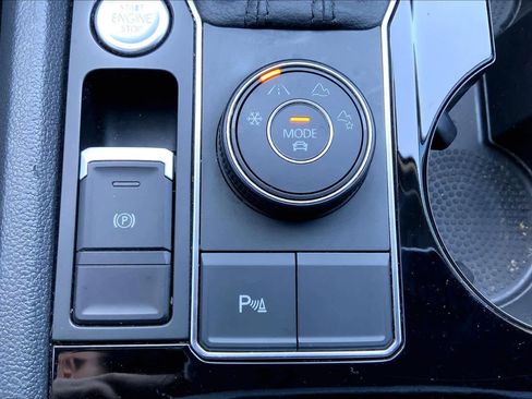 Used 2021 Volkswagen Atlas SEL image 36