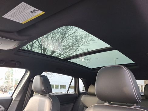 Certified 2021 Volkswagen Atlas Cross Sport SEL image 15