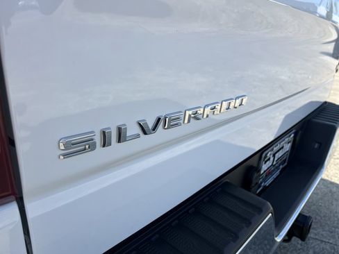 Used 2024 Chevrolet Silverado 1500 LT AWD/4WD image 32