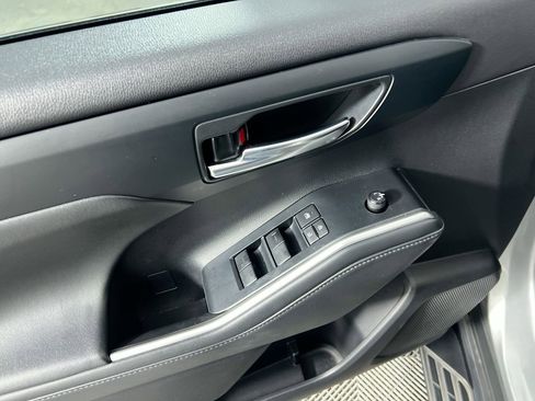 Used 2022 Toyota Highlander XLE image 14