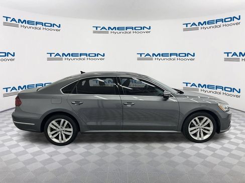 Used 2018 Volkswagen Passat 2.0T SE FWD image 6