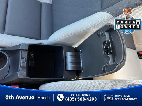 Used 2025 Toyota Corolla LE FWD image 31