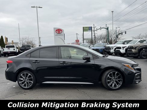 Used 2021 Toyota Corolla SE image 2