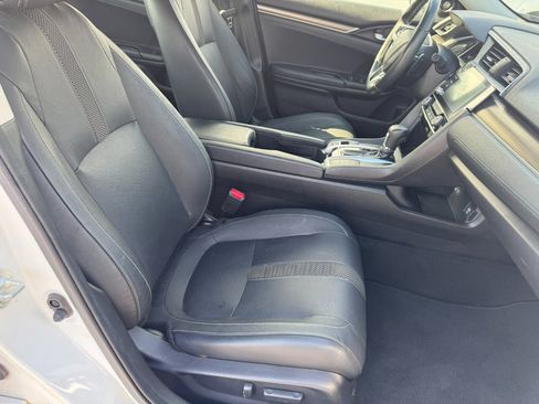 Used 2019 Honda Civic Touring image 30