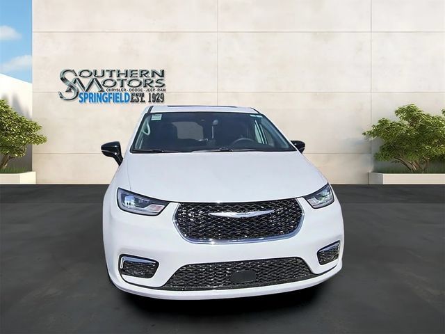 Used 2024 Chrysler Pacifica Limited FWD image 41