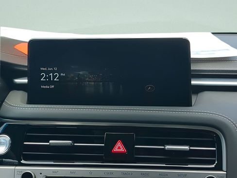 New 2025 Genesis G70 3.3T Advanced w/ Sport Prestige Package image 17