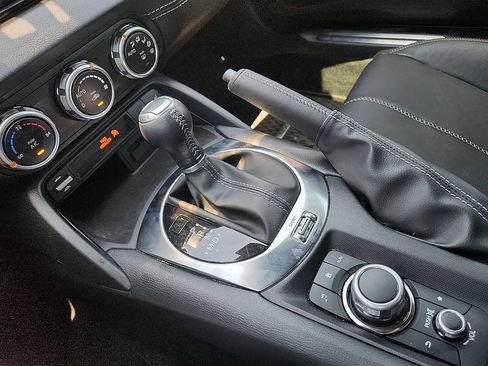 Used 2023 MAZDA MX-5 Miata Grand Touring w/ Weather Package RWD image 12