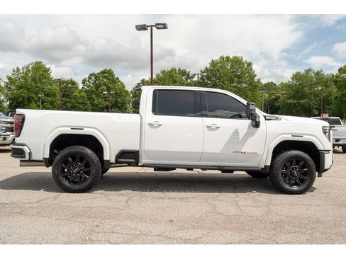 Used 2026 GMC Sierra 2500 AT4 w/ AT4 Premium Plus Package AWD/4WD image 9