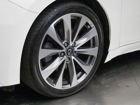 Used 2023 Nissan Maxima Platinum FWD image 7