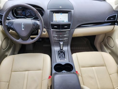 Used 2018 Lincoln MKT AWD w/ Technology Package image 26