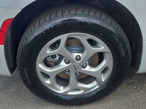 Used 2022 Chrysler Pacifica Limited AWD/4WD image 30