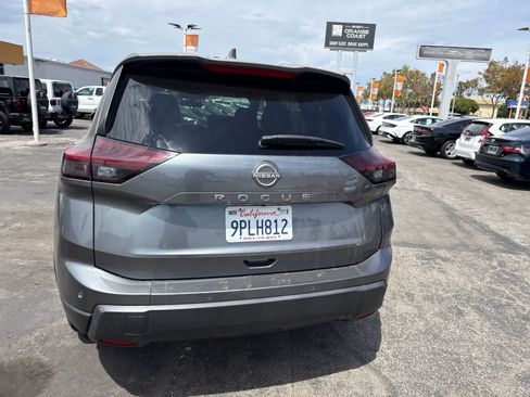 Used 2025 Nissan Rogue SV FWD image 16