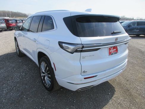 New 2026 Buick Enclave Avenir w/ Super Cruise Package AWD/4WD image 7