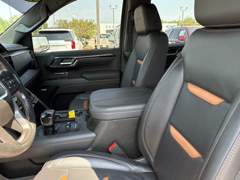 Used 2025 GMC Sierra 1500 AT4 AWD/4WD image 13