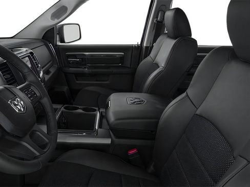 Used 2014 RAM 1500 Laramie w/ Convenience Group AWD/4WD image 9