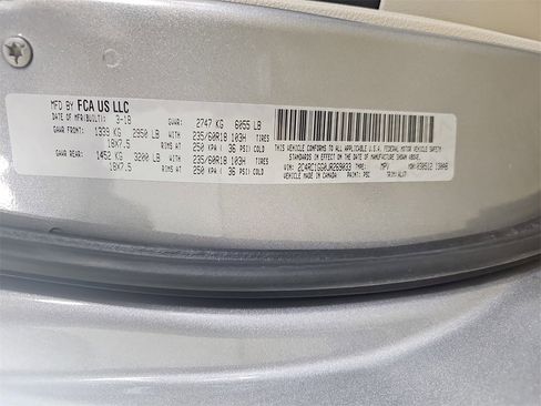 Used 2018 Chrysler Pacifica Limited image 44