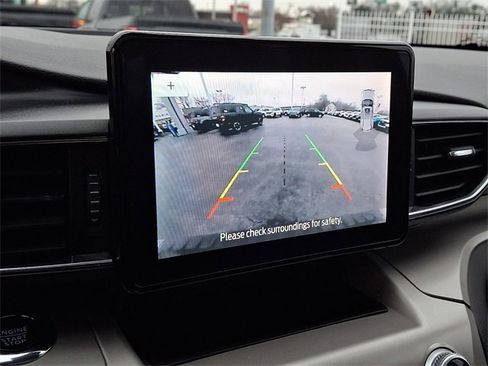 Used 2022 Ford Explorer XLT w/ Equipment Group 202A image 19