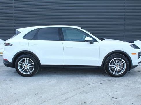 Certified 2025 Porsche Cayenne image 9