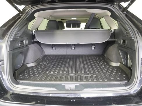 Certified 2025 Subaru Outback Onyx Edition AWD/4WD image 38