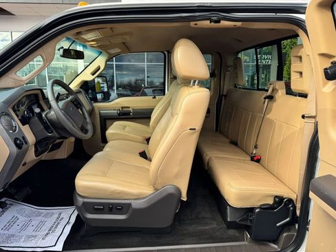 Used 2011 Ford F350 Lariat w/ Lariat Interior Pkg image 6