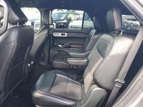 Used 2022 Ford Explorer ST-Line image 13
