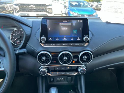 Used 2024 Nissan Sentra SV FWD image 10