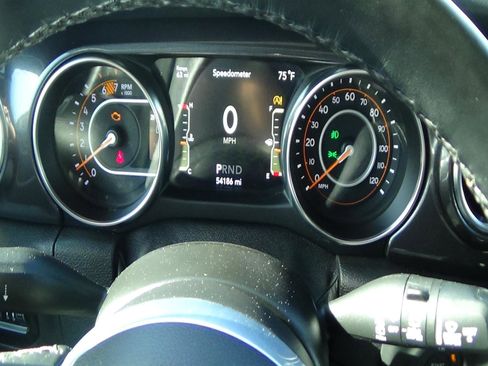 Certified 2021 Jeep Wrangler Unlimited Sahara AWD/4WD image 21