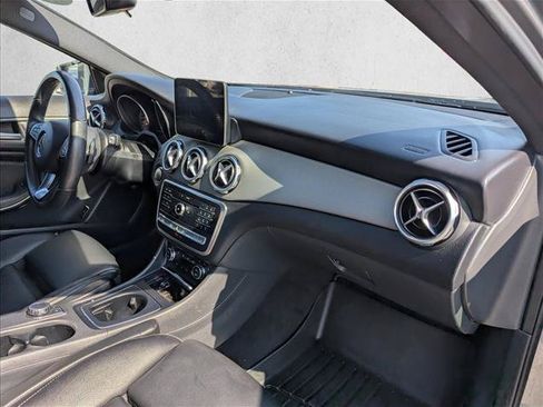 Used 2020 Mercedes-Benz GLA 250 4MATIC image 28
