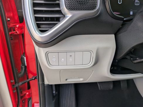 Certified 2024 Kia Soul LX FWD image 28