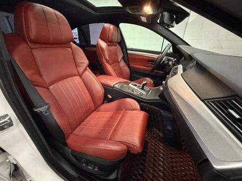 Used 2013 BMW M5 RWD image 19
