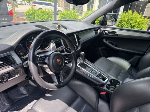 Used 2015 Porsche Macan Turbo AWD/4WD image 10