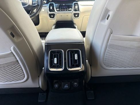 Certified 2023 Kia Sorento SX Prestige AWD/4WD image 22